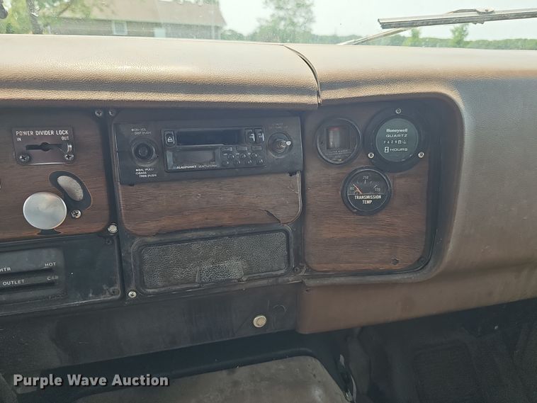 image for item DR3955 1986 International S1900 refuse truck