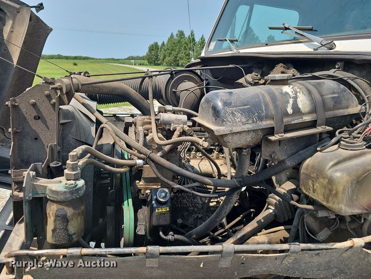 image for item DR3955 1986 International S1900 refuse truck