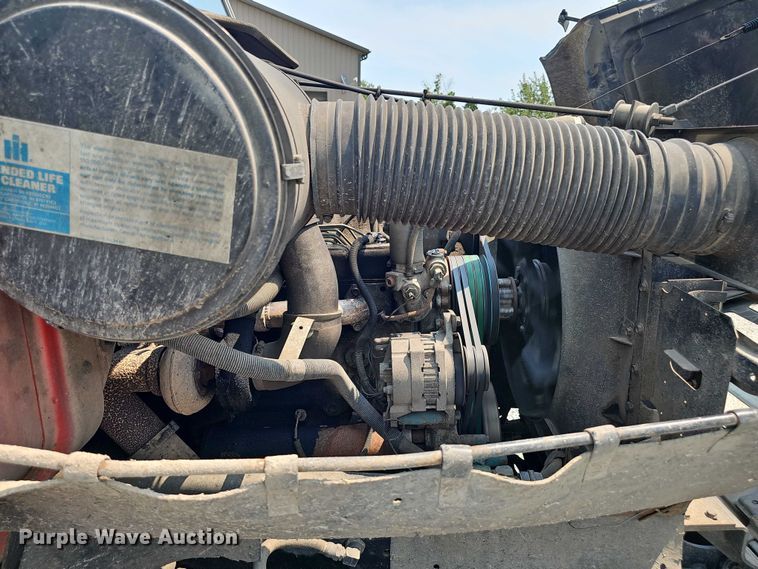 image for item DR3955 1986 International S1900 refuse truck