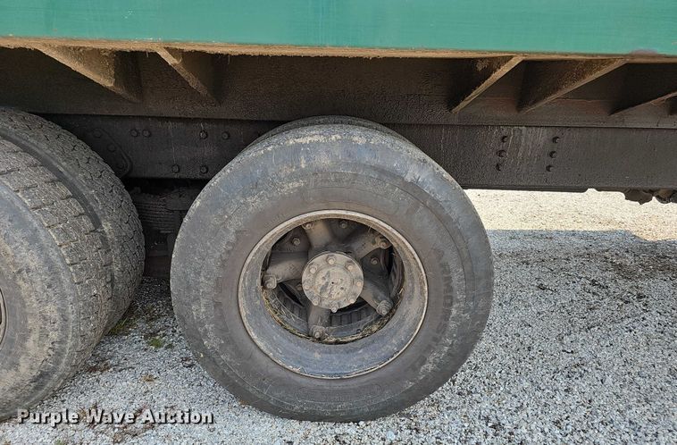 image for item DR3955 1986 International S1900 refuse truck