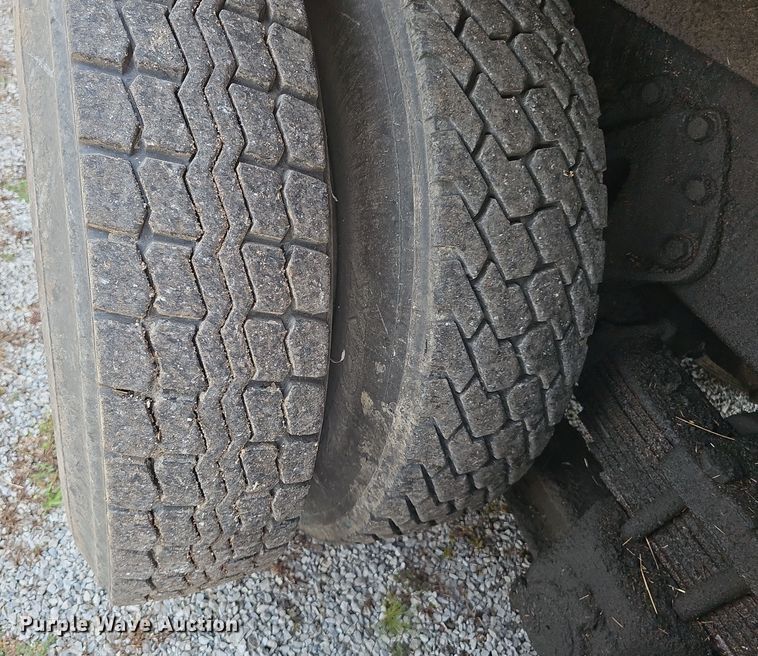 image for item DR3955 1986 International S1900 refuse truck