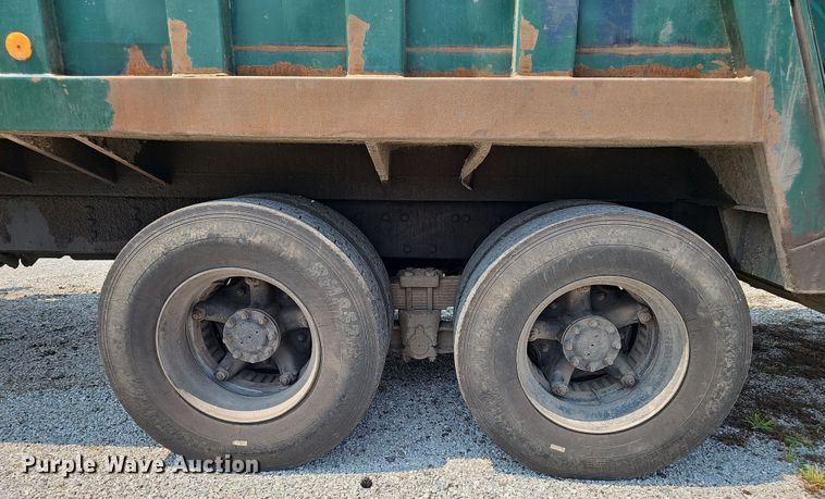 image for item DR3955 1986 International S1900 refuse truck