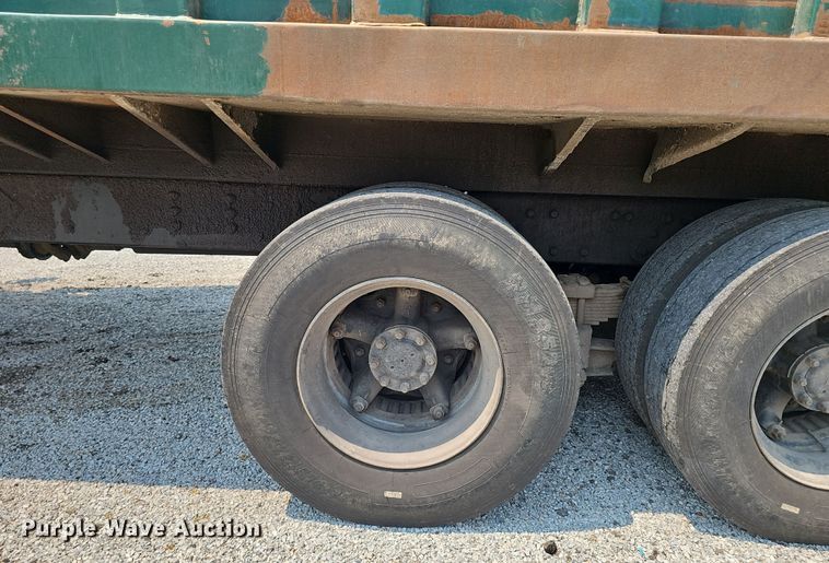 image for item DR3955 1986 International S1900 refuse truck