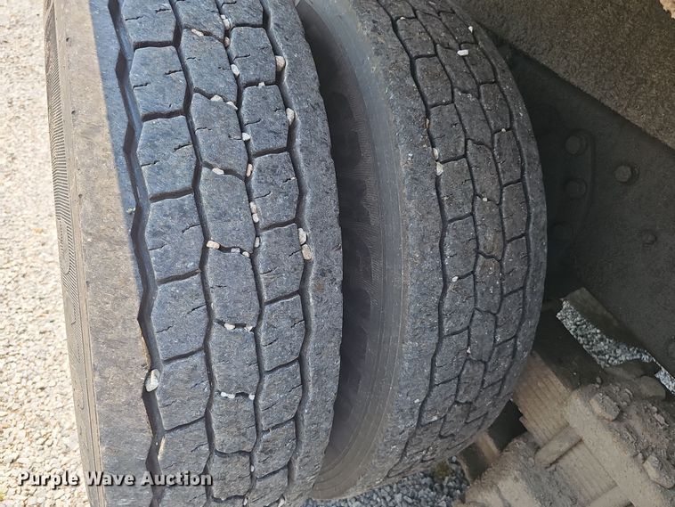 image for item DR3955 1986 International S1900 refuse truck