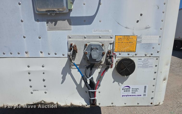 image for item DR3966 2004 Utility VS2DC dry van trailer