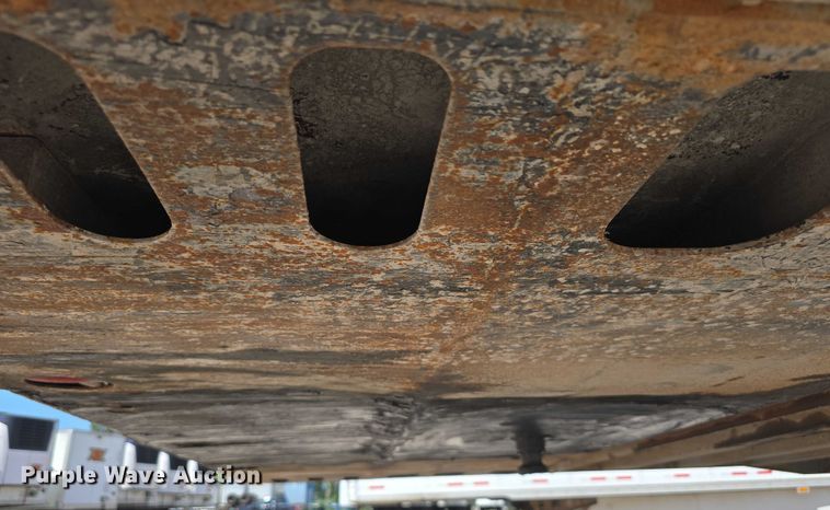 image for item DR3966 2004 Utility VS2DC dry van trailer