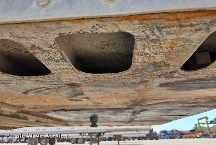 image for item DR3966 2004 Utility VS2DC dry van trailer