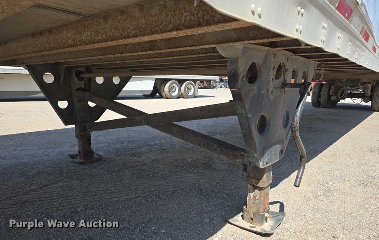 image for item DR3966 2004 Utility VS2DC dry van trailer