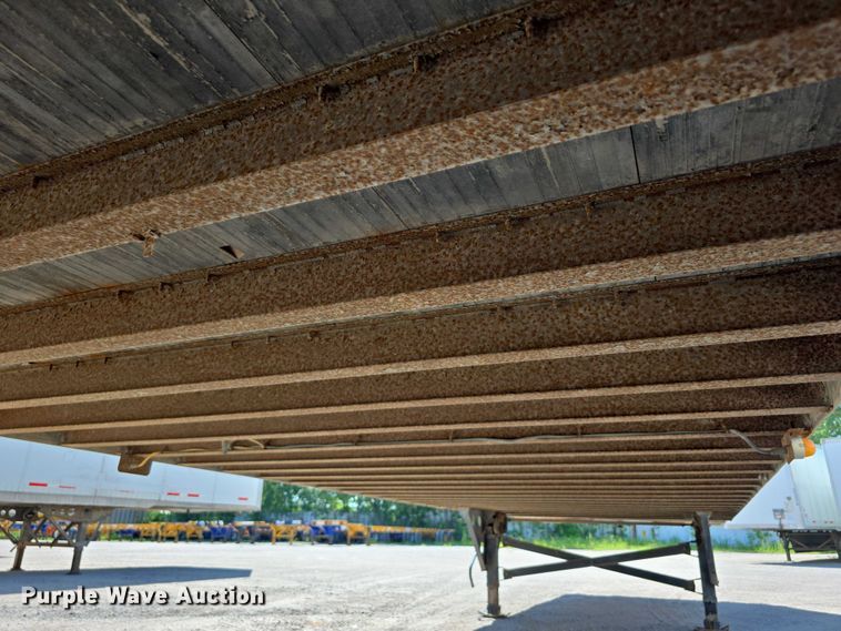 image for item DR3966 2004 Utility VS2DC dry van trailer