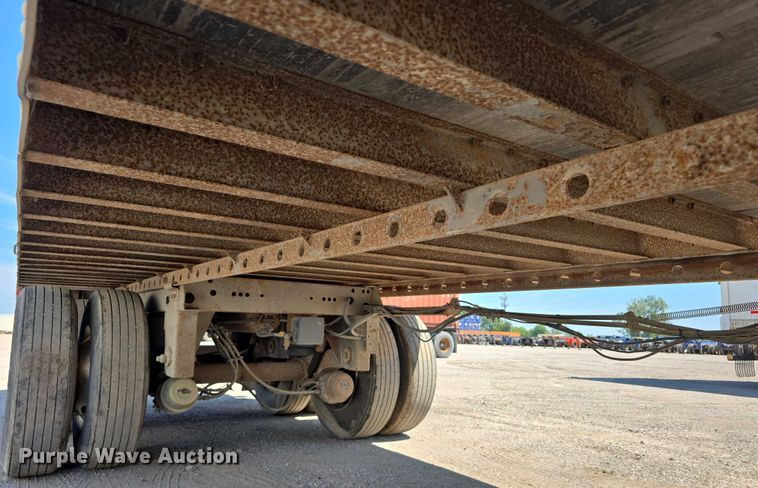 image for item DR3966 2004 Utility VS2DC dry van trailer