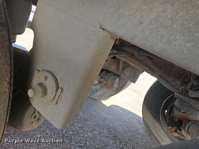 image for item DR3966 2004 Utility VS2DC dry van trailer