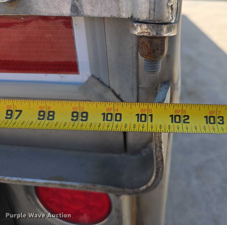 image for item DR3966 2004 Utility VS2DC dry van trailer