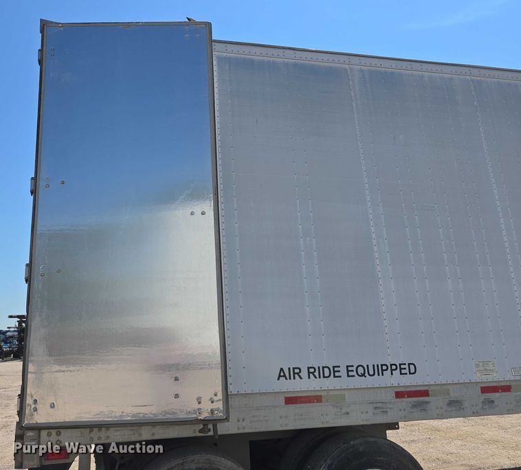 image for item DR3966 2004 Utility VS2DC dry van trailer