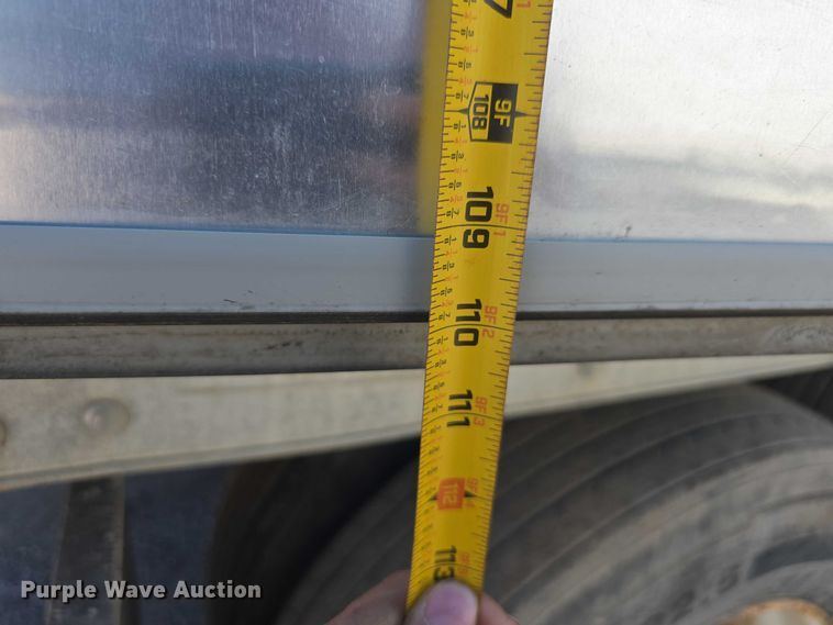 image for item DR3966 2004 Utility VS2DC dry van trailer