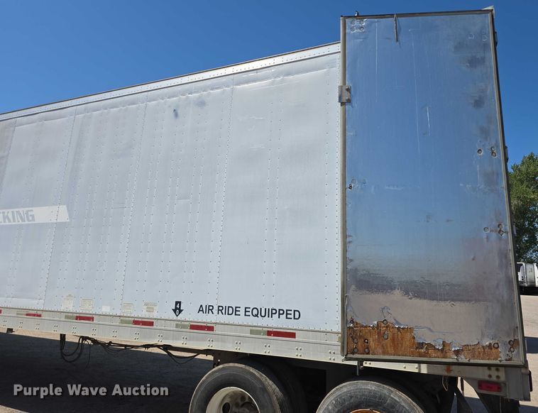 image for item DR3966 2004 Utility VS2DC dry van trailer