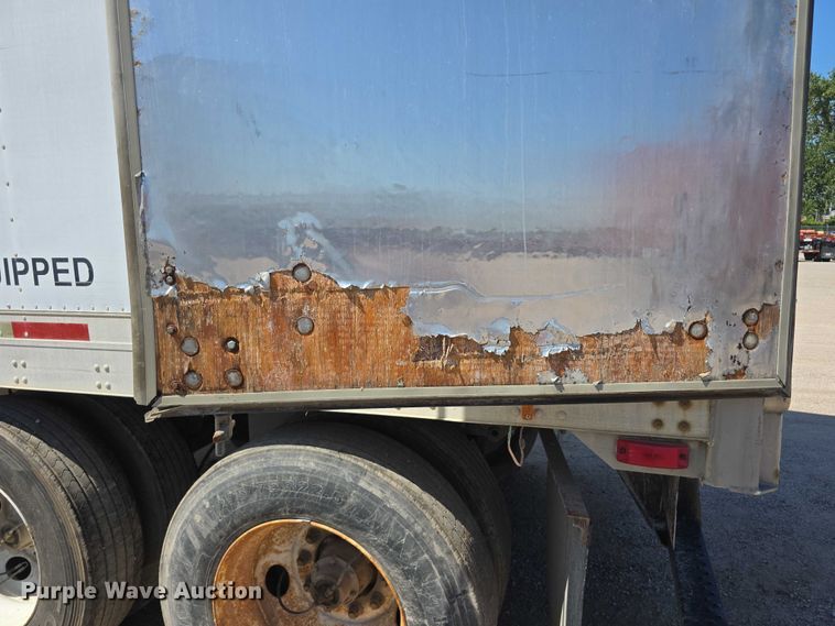 image for item DR3966 2004 Utility VS2DC dry van trailer