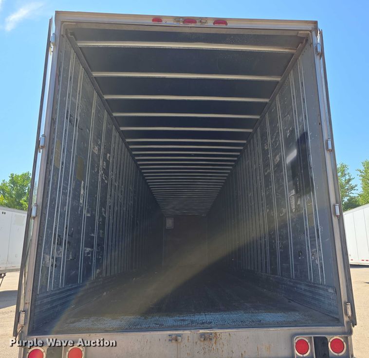 image for item DR3966 2004 Utility VS2DC dry van trailer