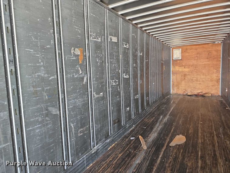 image for item DR3966 2004 Utility VS2DC dry van trailer