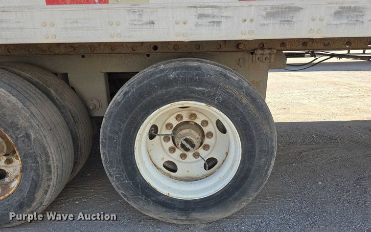 image for item DR3966 2004 Utility VS2DC dry van trailer