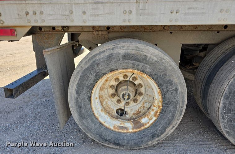 image for item DR3966 2004 Utility VS2DC dry van trailer