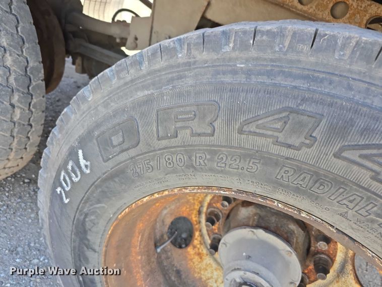 image for item DR3968 2013 Wabash DVCVHPC dry van trailer