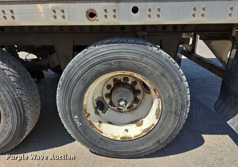 image for item DR3968 2013 Wabash DVCVHPC dry van trailer