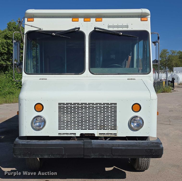 image for item DR3969 2003 Workhorse Custom Chassis P42 delivery truck