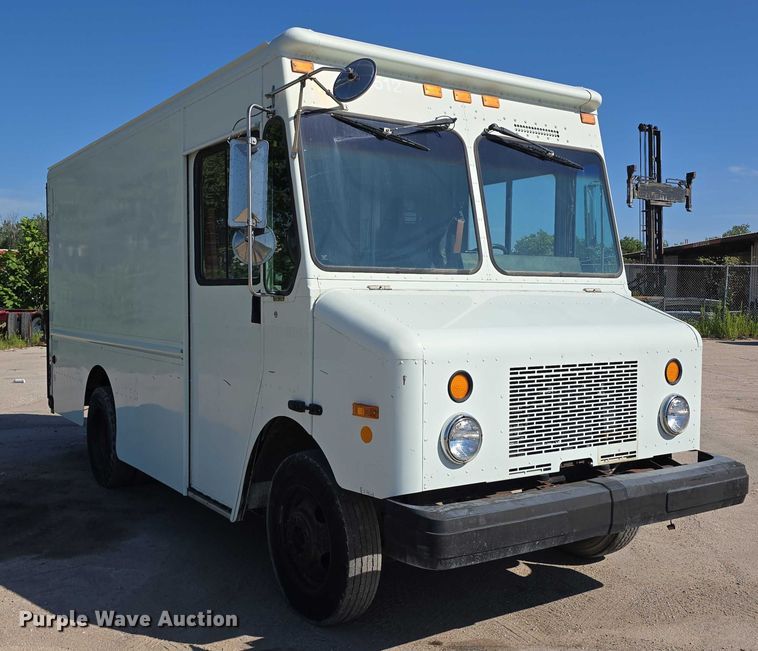 image for item DR3969 2003 Workhorse Custom Chassis P42 delivery truck