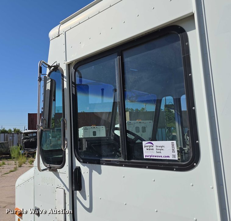 image for item DR3969 2003 Workhorse Custom Chassis P42 delivery truck