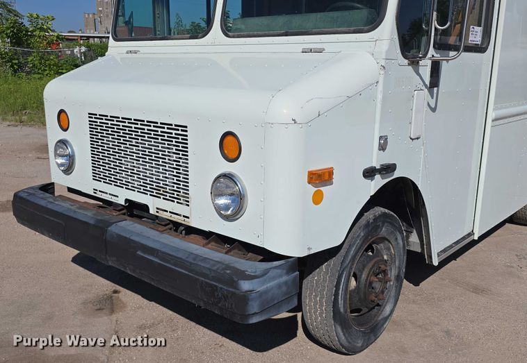 image for item DR3969 2003 Workhorse Custom Chassis P42 delivery truck