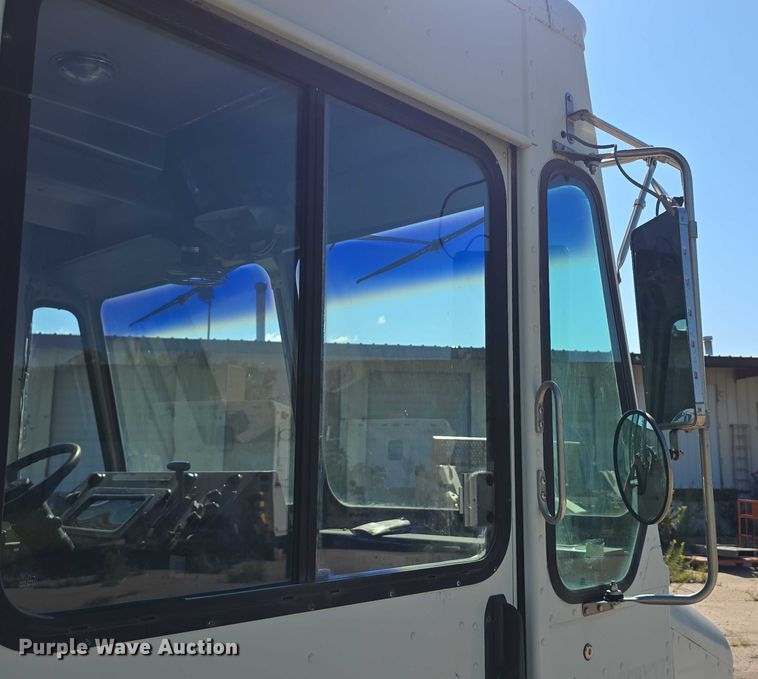 image for item DR3969 2003 Workhorse Custom Chassis P42 delivery truck