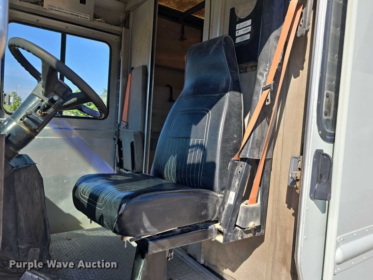 image for item DR3969 2003 Workhorse Custom Chassis P42 delivery truck