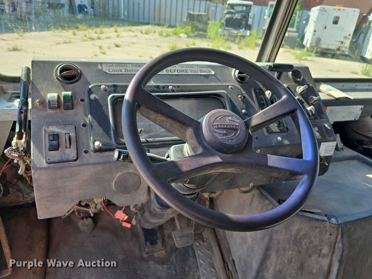 image for item DR3969 2003 Workhorse Custom Chassis P42 delivery truck