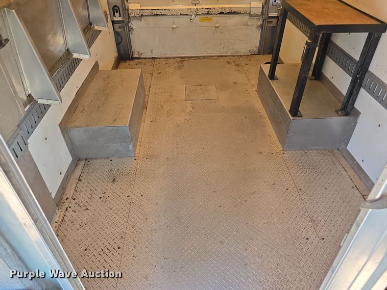 image for item DR3969 2003 Workhorse Custom Chassis P42 delivery truck