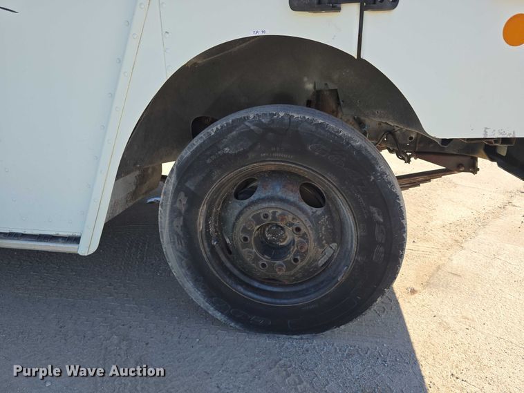 image for item DR3969 2003 Workhorse Custom Chassis P42 delivery truck