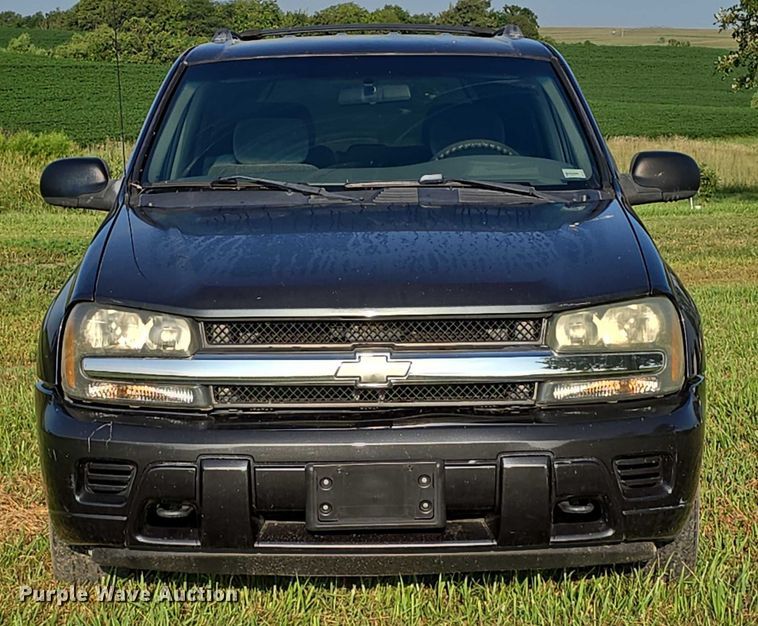 image for item DR3981 2004 Chevrolet TrailBlazer LS SUV