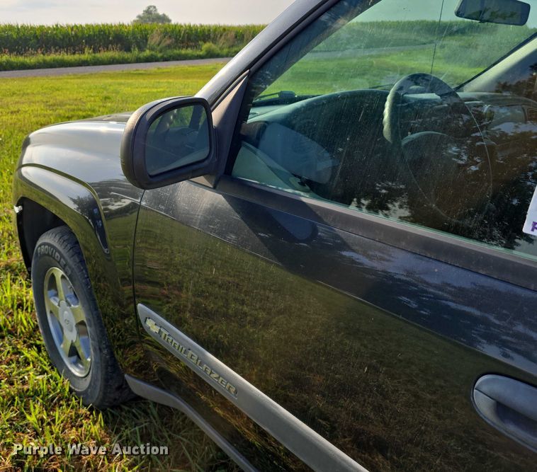 image for item DR3981 2004 Chevrolet TrailBlazer LS SUV