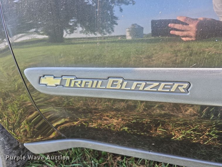 image for item DR3981 2004 Chevrolet TrailBlazer LS SUV