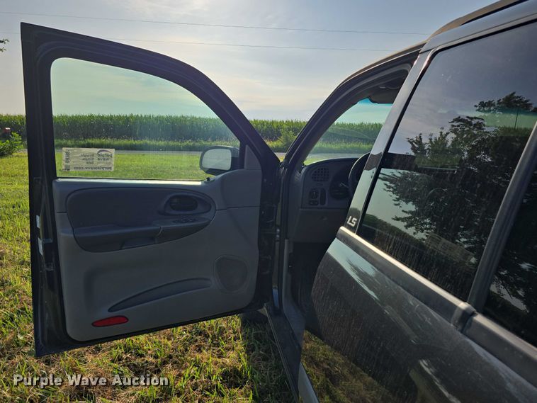 image for item DR3981 2004 Chevrolet TrailBlazer LS SUV