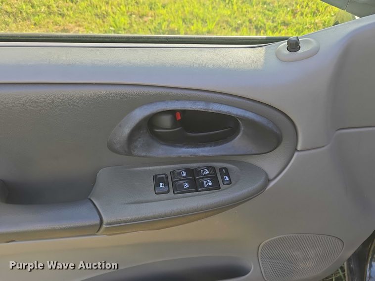 image for item DR3981 2004 Chevrolet TrailBlazer LS SUV