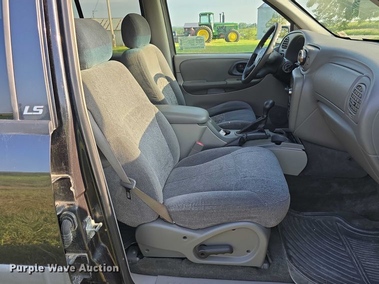 image for item DR3981 2004 Chevrolet TrailBlazer LS SUV