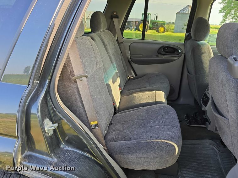 image for item DR3981 2004 Chevrolet TrailBlazer LS SUV