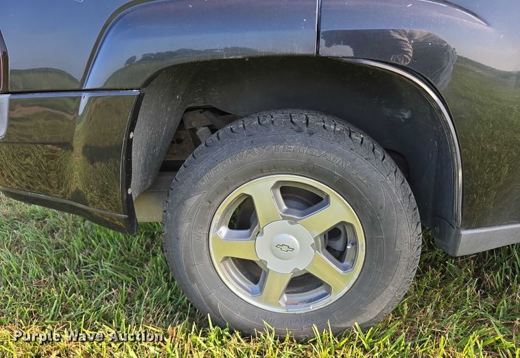 image for item DR3981 2004 Chevrolet TrailBlazer LS SUV