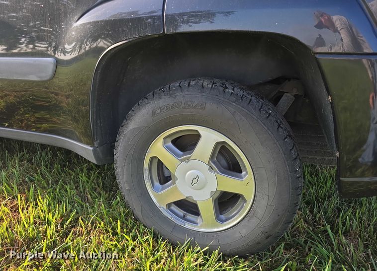 image for item DR3981 2004 Chevrolet TrailBlazer LS SUV