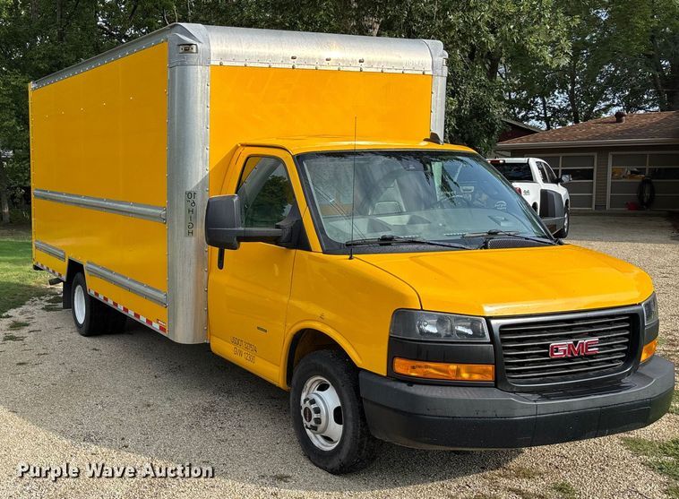 image for item DT3250 2019 GMC Savana G3500 box truck