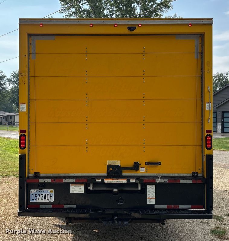 image for item DT3250 2019 GMC Savana G3500 box truck