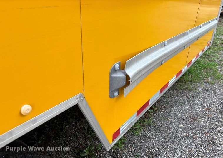 image for item DT3250 2019 GMC Savana G3500 box truck