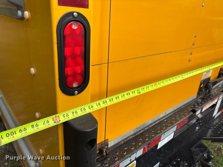 image for item DT3250 2019 GMC Savana G3500 box truck