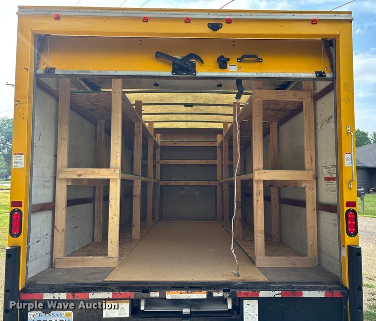 image for item DT3250 2019 GMC Savana G3500 box truck