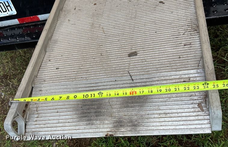 image for item DT3250 2019 GMC Savana G3500 box truck